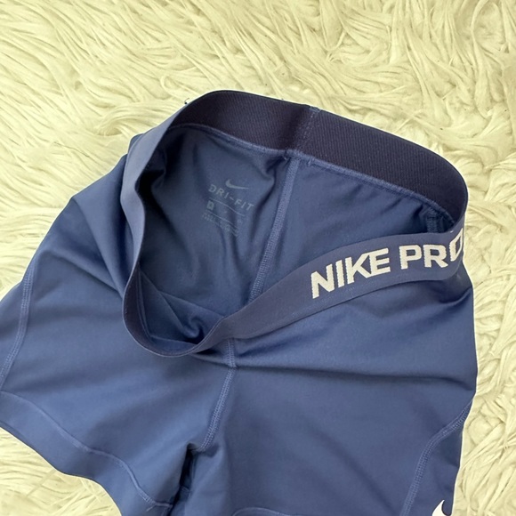 Nike Pro Shorts Purple Small - Picture 3 of 3